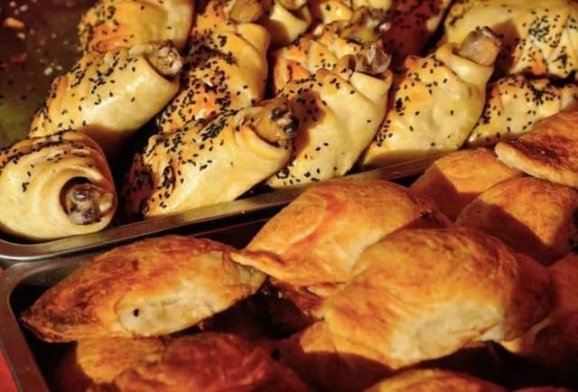 瓜哥吃馕,一场味蕾与文化的碰撞