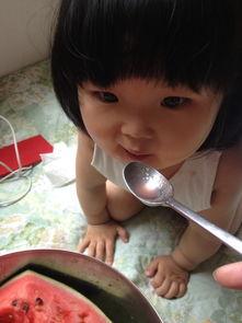 吃瓜的萌宝,揭秘宝宝世界里的趣味瞬间