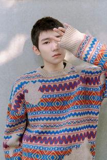 王源吃瓜比赛,趣味横生展现明星魅力